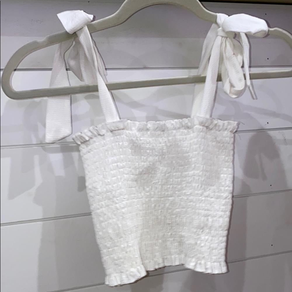 Super cute tie crop top